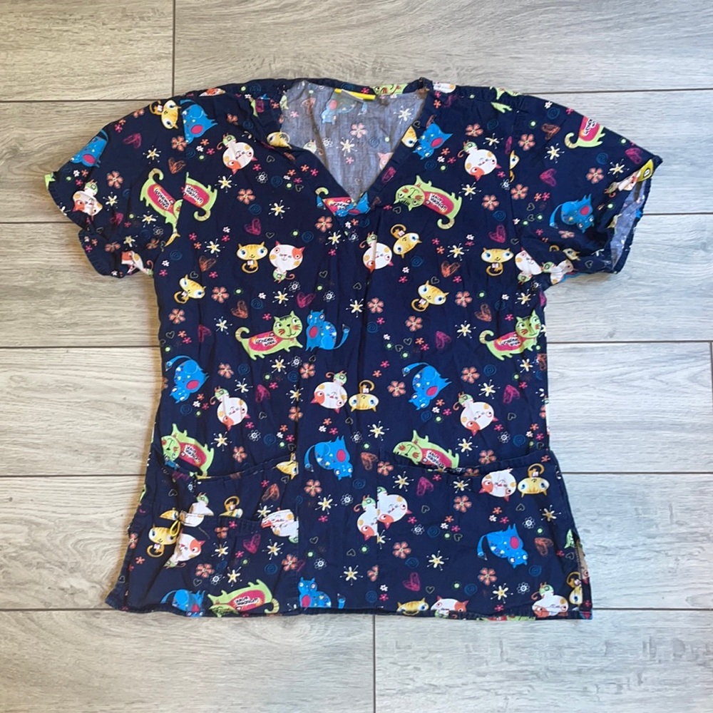 Print scrub top